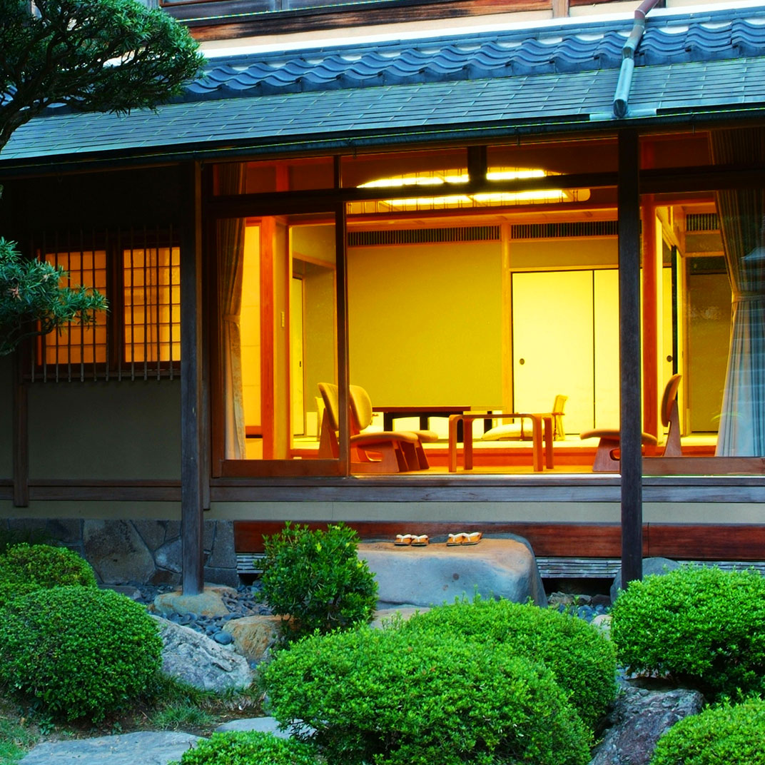 西村屋 本館