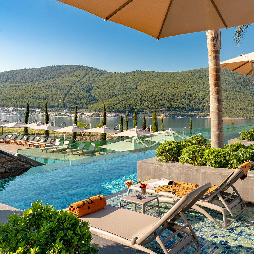 LUJO HOTEL