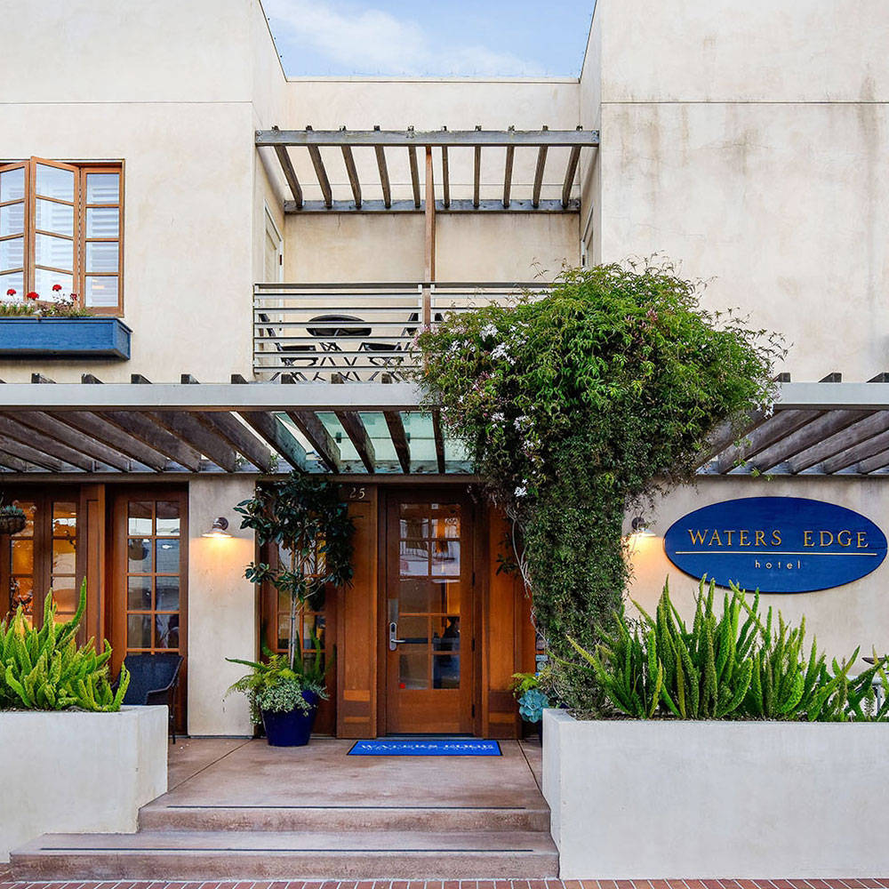 Waters Edge Hotel