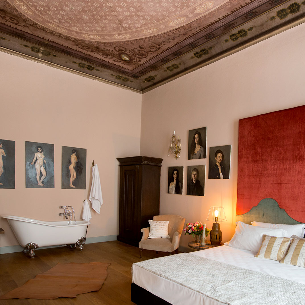 Soprarno Suites