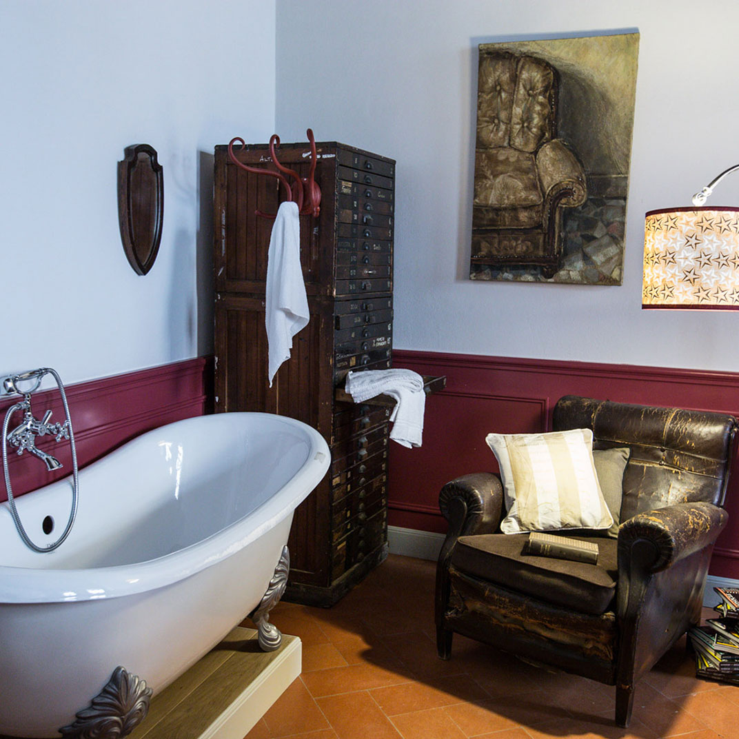 Soprarno Suites