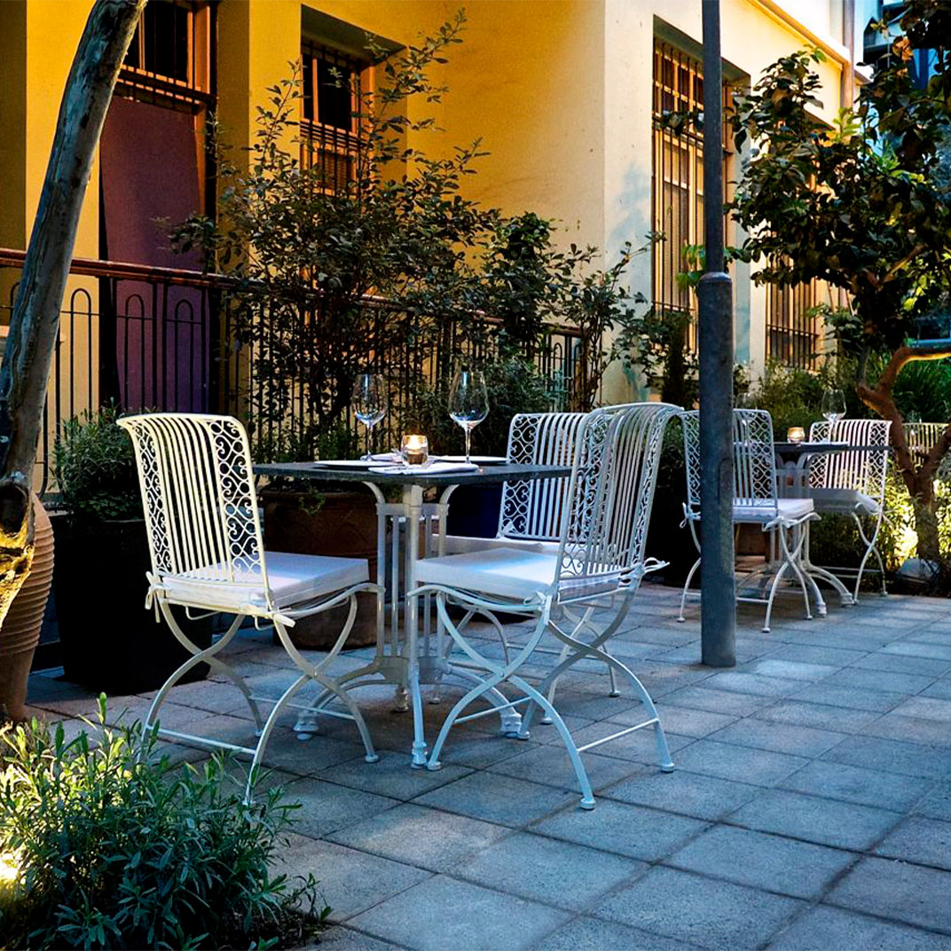 Alma Hotel & Lounge