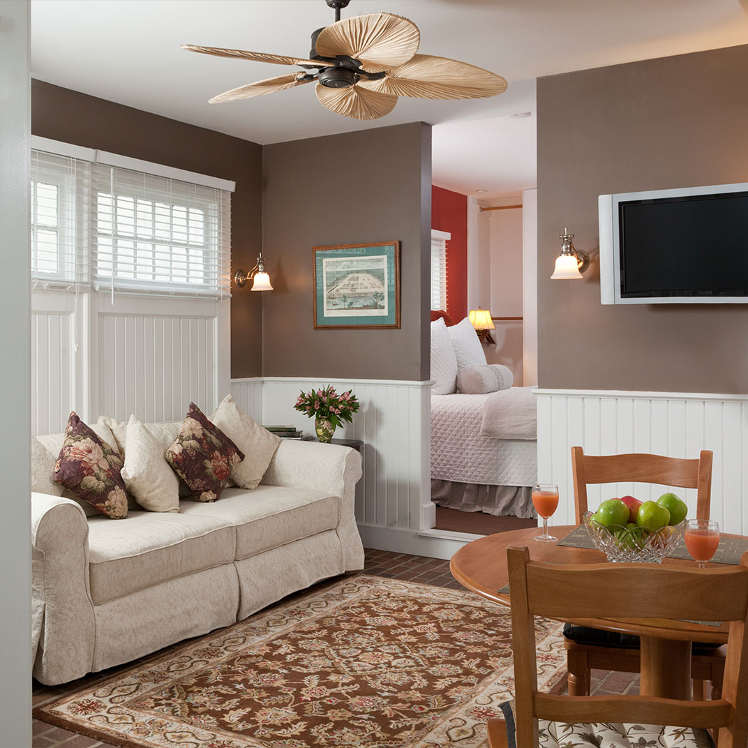 Azalea Inn & Villas