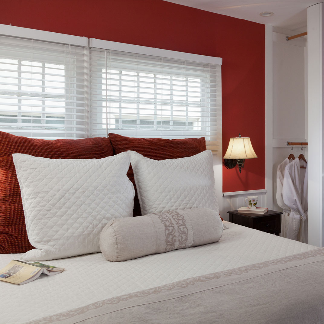 Azalea Inn & Villas